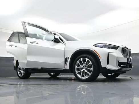 Used 2025 BMW X5 xDrive40i AWD/4WD image 40