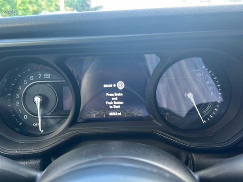 Used 2024 Jeep Wrangler Unlimited w/ Convenience Group image 16