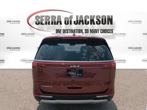 Certified 2024 Kia Carnival LX FWD image 7