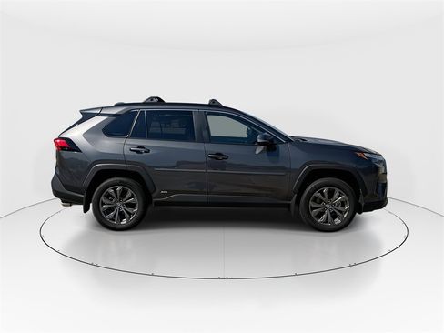 Used 2025 Toyota RAV4 XLE Premium image 9