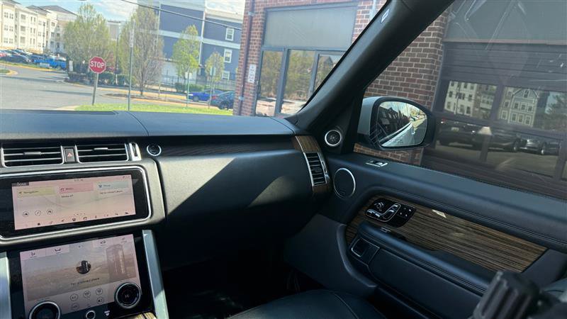 Used 2018 Land Rover Range Rover Supercharged AWD/4WD image 32