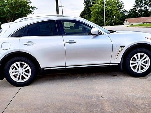 Used 2017 INFINITI QX70 2WD w/ Premium Package image 10