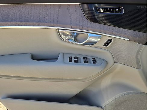 New 2026 Volvo XC90 T8 Ultra w/ Protection Package Premier AWD/4WD image 21