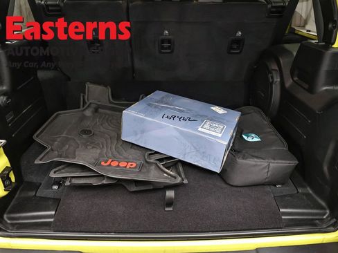 Used 2023 Jeep Wrangler Unlimited Sahara w/ Cold Weather Group image 9