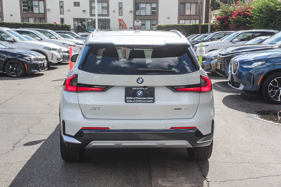 Used 2026 BMW X1 xDrive28i AWD/4WD image 9