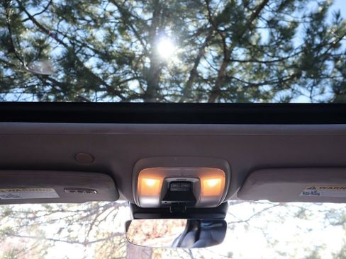 Used 2016 Volvo V60 T5 Cross Country Platinum image 28