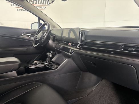 Used 2023 Kia Sportage EX image 28