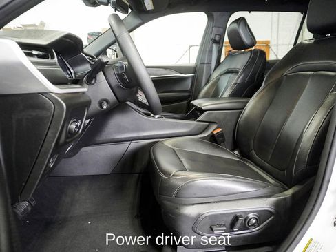 Used 2024 Jeep Grand Cherokee L Limited w/ Luxury Tech Group II image 16