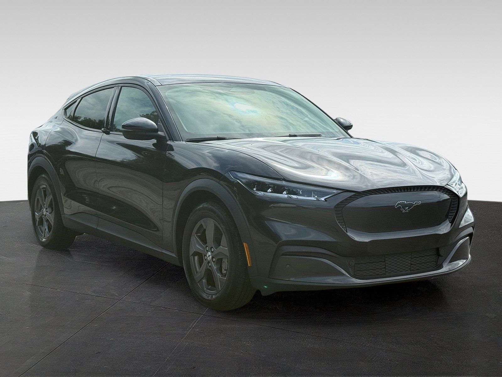Used 2022 Ford Mustang Mach-E Select RWD image 3