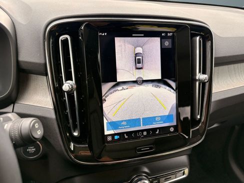 Certified 2024 Volvo XC40 B5 Plus w/ Protection Package image 31