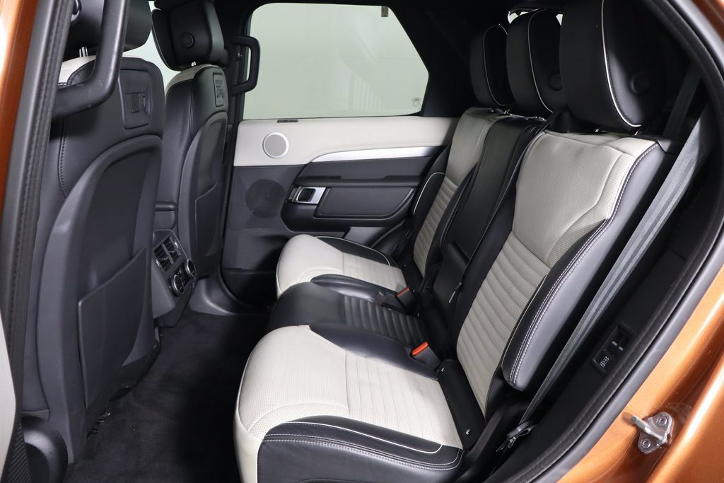 Used 2022 Land Rover Discovery HSE R-Dynamic AWD/4WD image 15