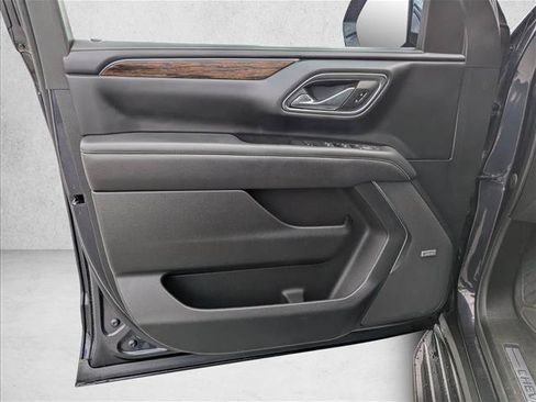 Used 2023 Chevrolet Suburban Premier RWD image 22