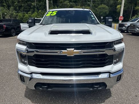 Used 2025 Chevrolet Silverado 2500 LT AWD/4WD image 11