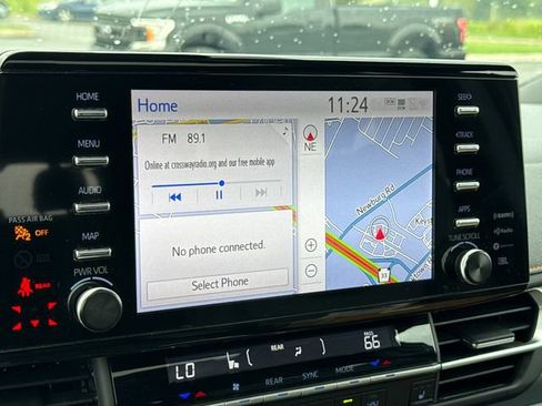 Used 2024 Toyota Sienna XSE w/ XSE Plus Package FWD image 28