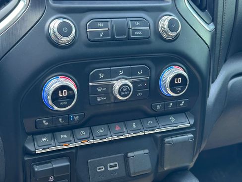 Used 2020 GMC Sierra 1500 AT4 w/ AT4 Premium Package AWD/4WD image 34