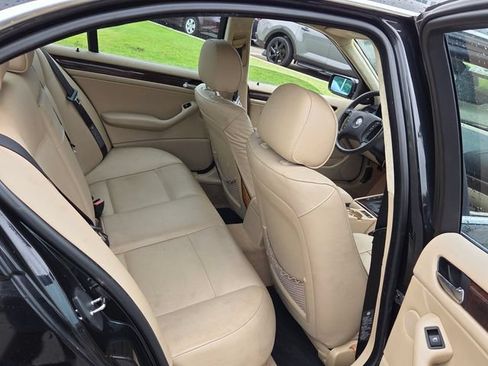 Used 2005 BMW 330i Sedan RWD image 14