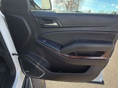 Used 2017 GMC Yukon SLE w/ SLE Value Package image 18