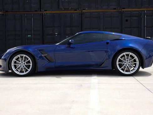 Used 2018 Chevrolet Corvette Grand Sport RWD image 3