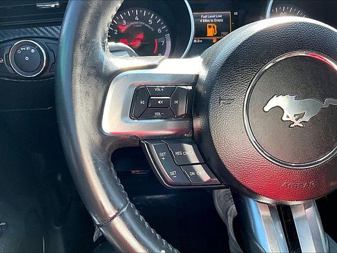 Used 2018 Ford Mustang Coupe image 19