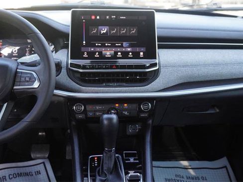Certified 2023 Jeep Compass Latitude image 14