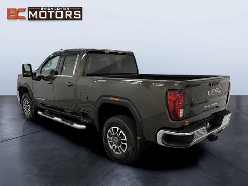 Used 2022 GMC Sierra 2500 SLE w/ X31 Off-Road Package AWD/4WD image 4