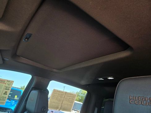 Used 2022 Chevrolet Silverado 1500 High Country w/ High Country Premium Package AWD/4WD image 20