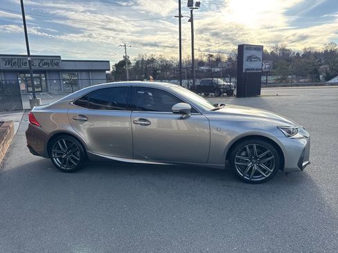 Used 2018 Lexus IS 300 F Sport w/ F Sport Package image 9
