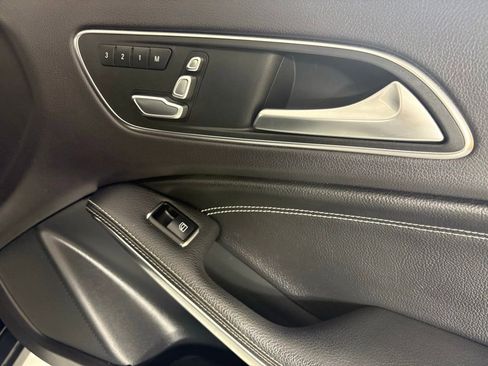 Used 2018 Mercedes-Benz GLA 250 image 13