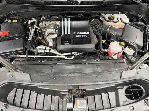 Used 2023 GMC Yukon XL SLT image 38