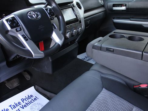 Used 2018 Toyota Tundra SR5 AWD/4WD image 10