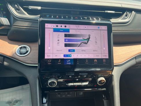 Used 2022 Jeep Grand Cherokee Summit w/ Advanced Protech Group IV image 21