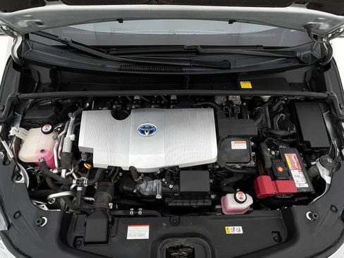 Used 2017 Toyota Prius Prime Premium image 29