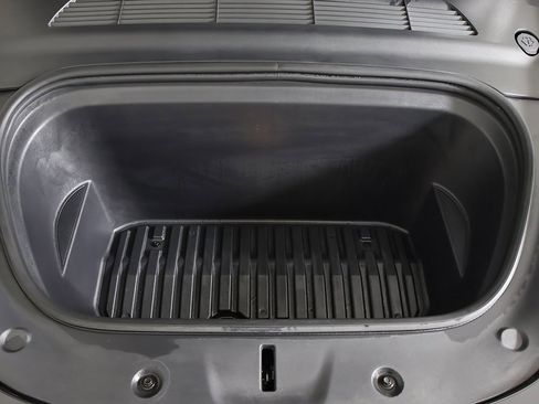 Used 2023 Tesla Model Y Long Range image 22