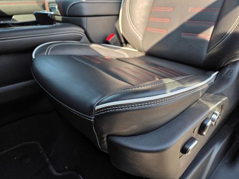 Used 2025 GMC Yukon XL AT4 Ultimate image 22