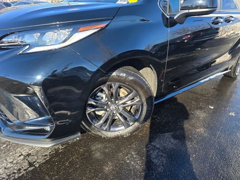 Certified 2025 Toyota Sienna XSE w/ XSE Plus Package image 2