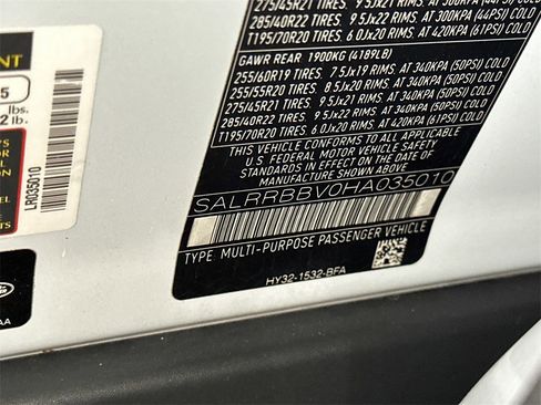 Used 2017 Land Rover Discovery HSE image 35