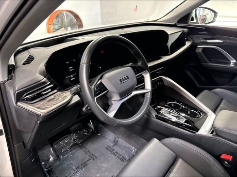 Used 2025 Audi Q5 Premium w/ Premium Plus AWD/4WD image 15