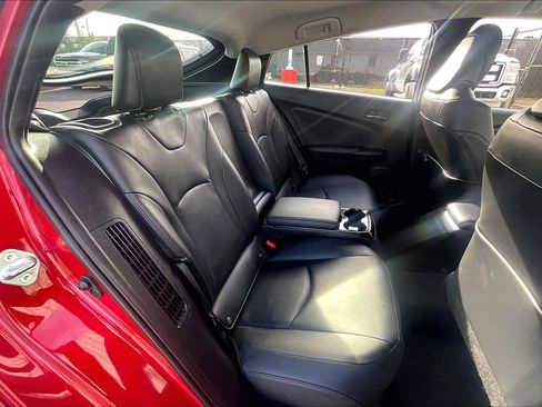 Used 2019 Toyota Prius Prime Premium image 31