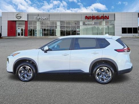Used 2025 Nissan Rogue SV FWD image 7
