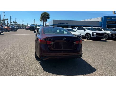 Used 2024 Nissan Altima 2.5 SV FWD image 7