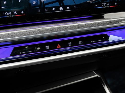 Used 2024 BMW 740i w/ Premium Package 2 image 35