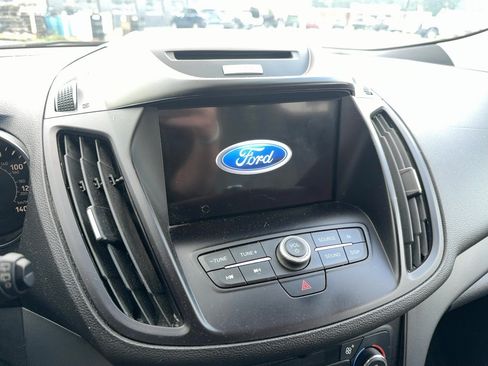 Used 2017 Ford Escape SE w/ Equipment Group 201A AWD/4WD image 12