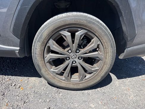 Used 2022 Toyota RAV4 XLE Premium image 13