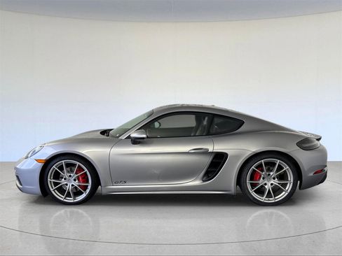 Used 2018 Porsche 718 Cayman GTS image 2