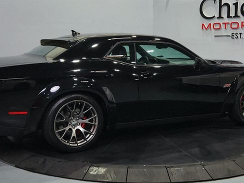 Used 2015 Dodge Challenger SRT w/ Technology Group RWD image 12