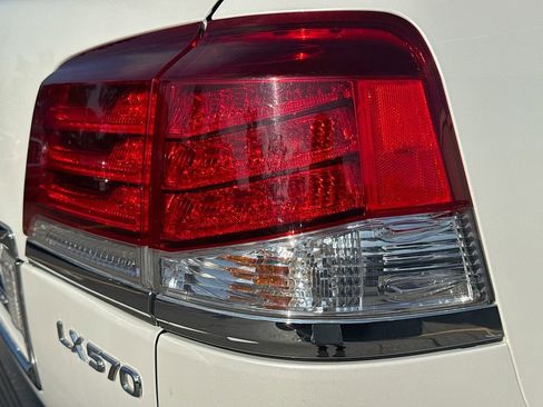 Used 2015 Lexus LX 570 570 image 34