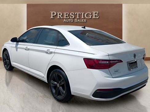 Used 2023 Volkswagen Jetta SE FWD image 25