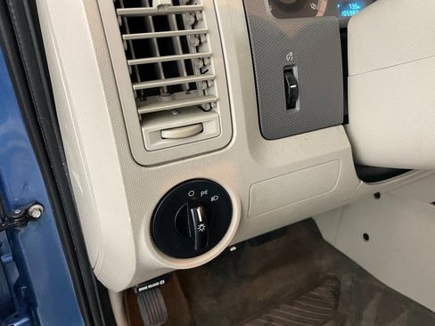 Used 2009 Ford Escape XLS image 19