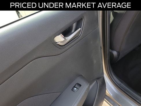 Used 2022 Hyundai Accent SEL FWD image 13