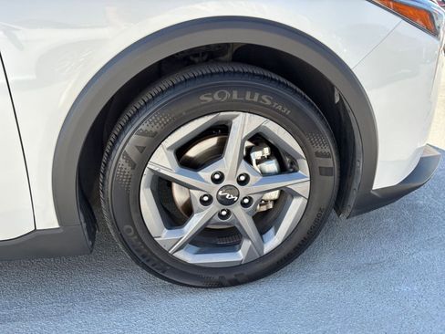 Used 2025 Kia K4 LXS image 31